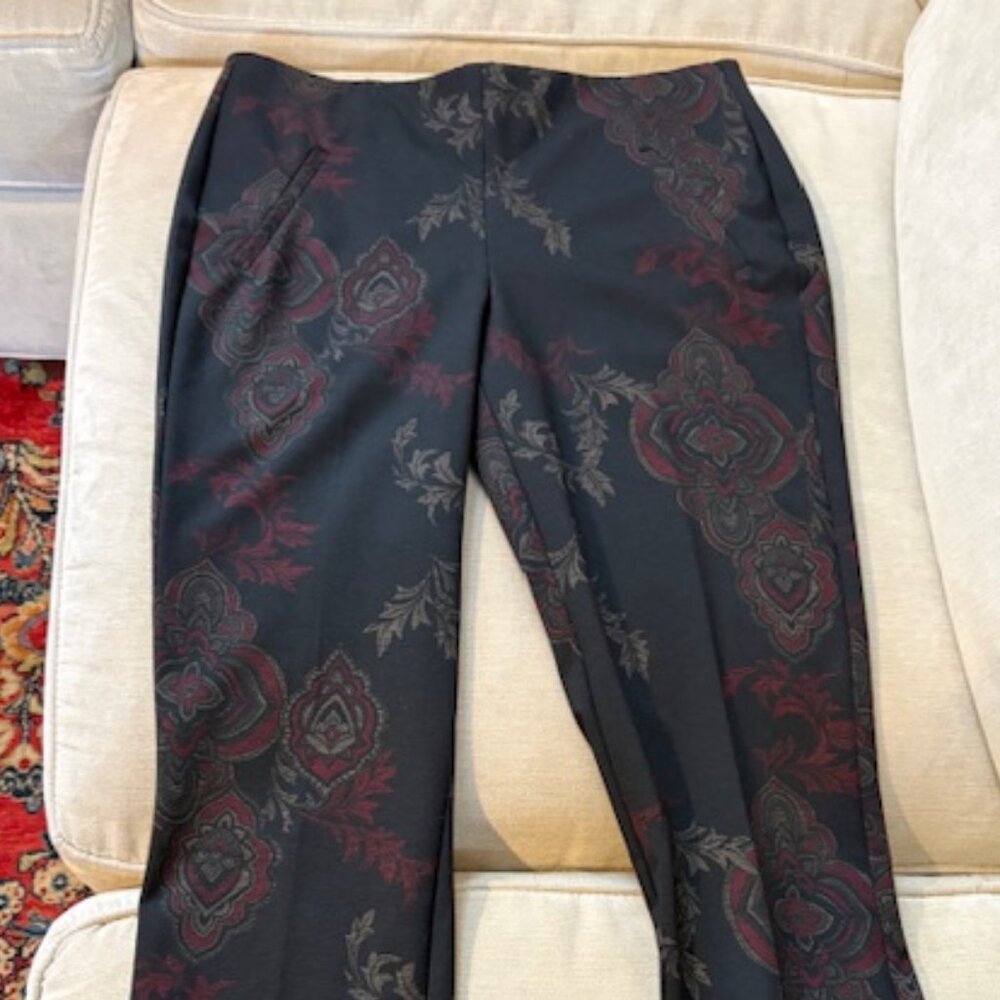 NWOT Chico's Fabulously Slimming Ankle Pants Black Jacquard Size.5/Small